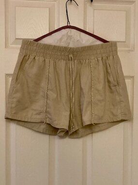 Linen Blend, Excellent Condition, SZ M, Shorts, Beige, Tan, Khaki